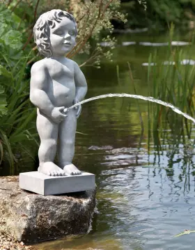 BRD102 BRADSHAWS Manneken Pis Pond Spitter Statue Tall Water