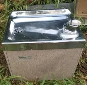 PLF3CM OASIS Water Fountain