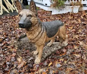 M2710 POTTERYLAND Shepherd Dog Concrete Garden Statue
